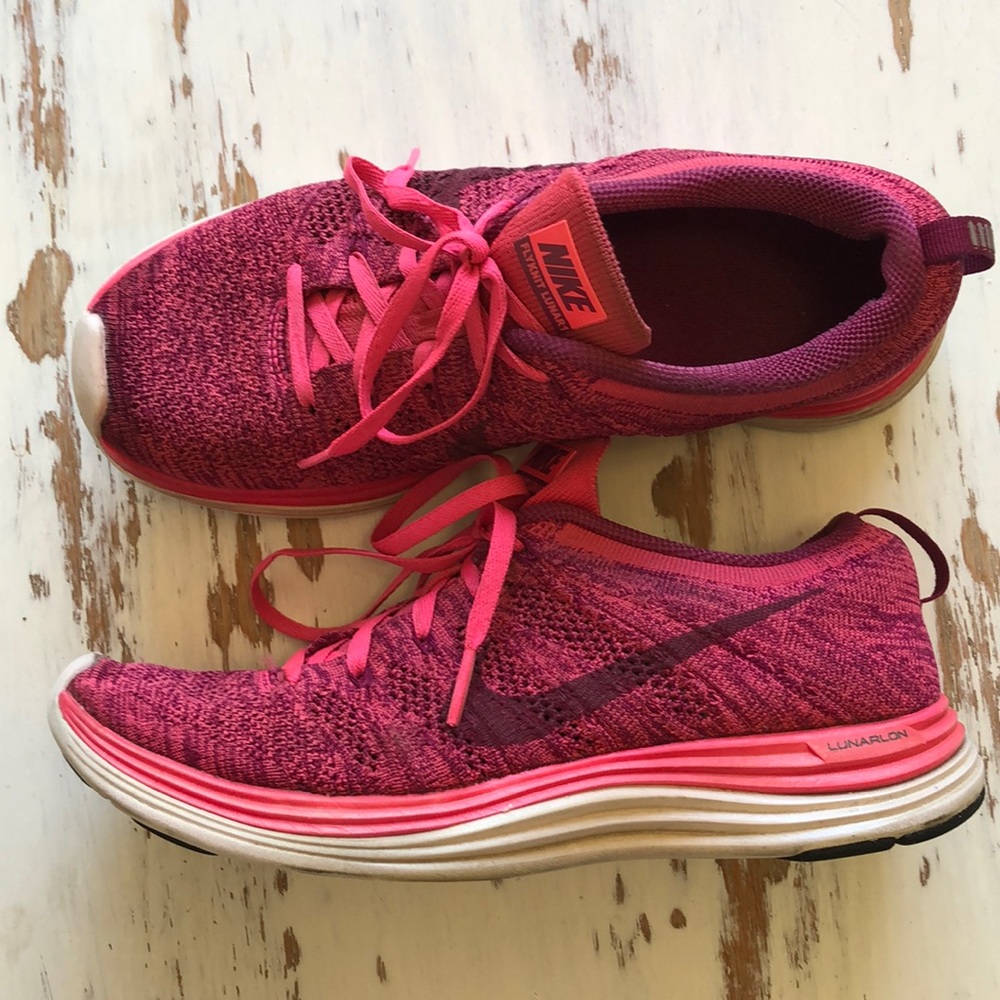 Nike Pink Flyknit Lunar1 Tennis Shoes Size 7
